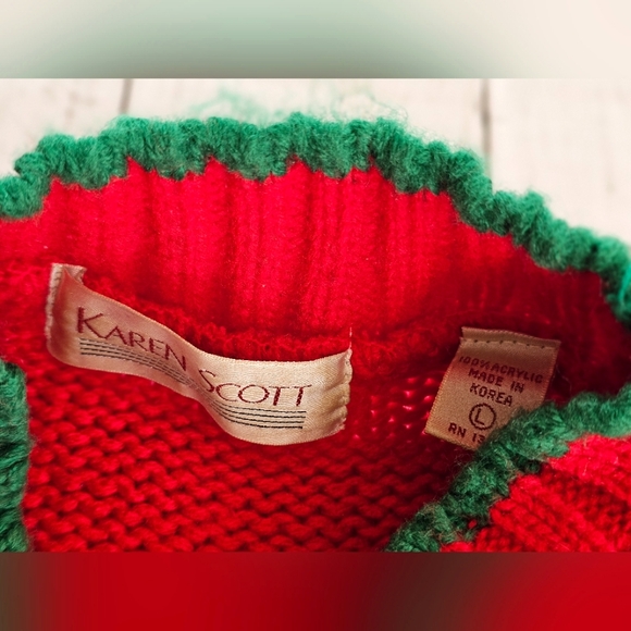 Vintage Karen Scott Red Wreath Christmas Sweater Embroidered 3D Poms High Neck - Picture 11 of 11